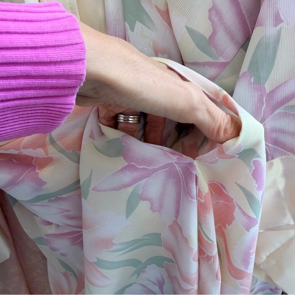 VS VTG Gold Label Pastel Floral Semi Sheer Belted Satin Kimono Hip Pockets Robe - Picture 13 of 15